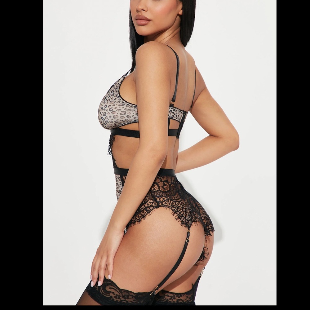 Sexy side lace Teddy🖤🤎